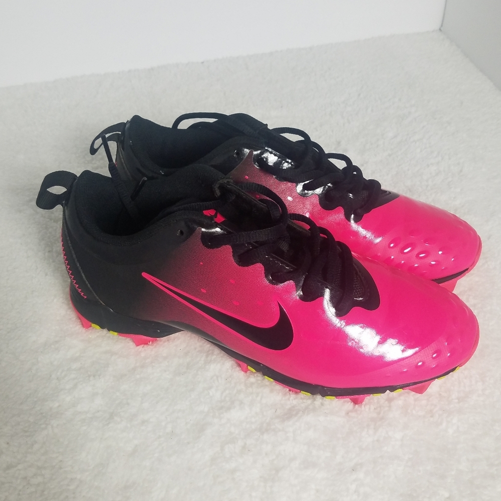 Women's Nike cleats. size 8.5 black and pink